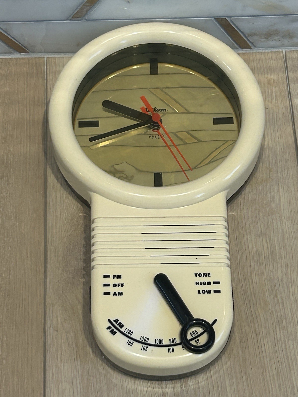 Vintage Wilson Sports Wall Clock Am/Fm Radio Retro White/Gold FOR PARTS