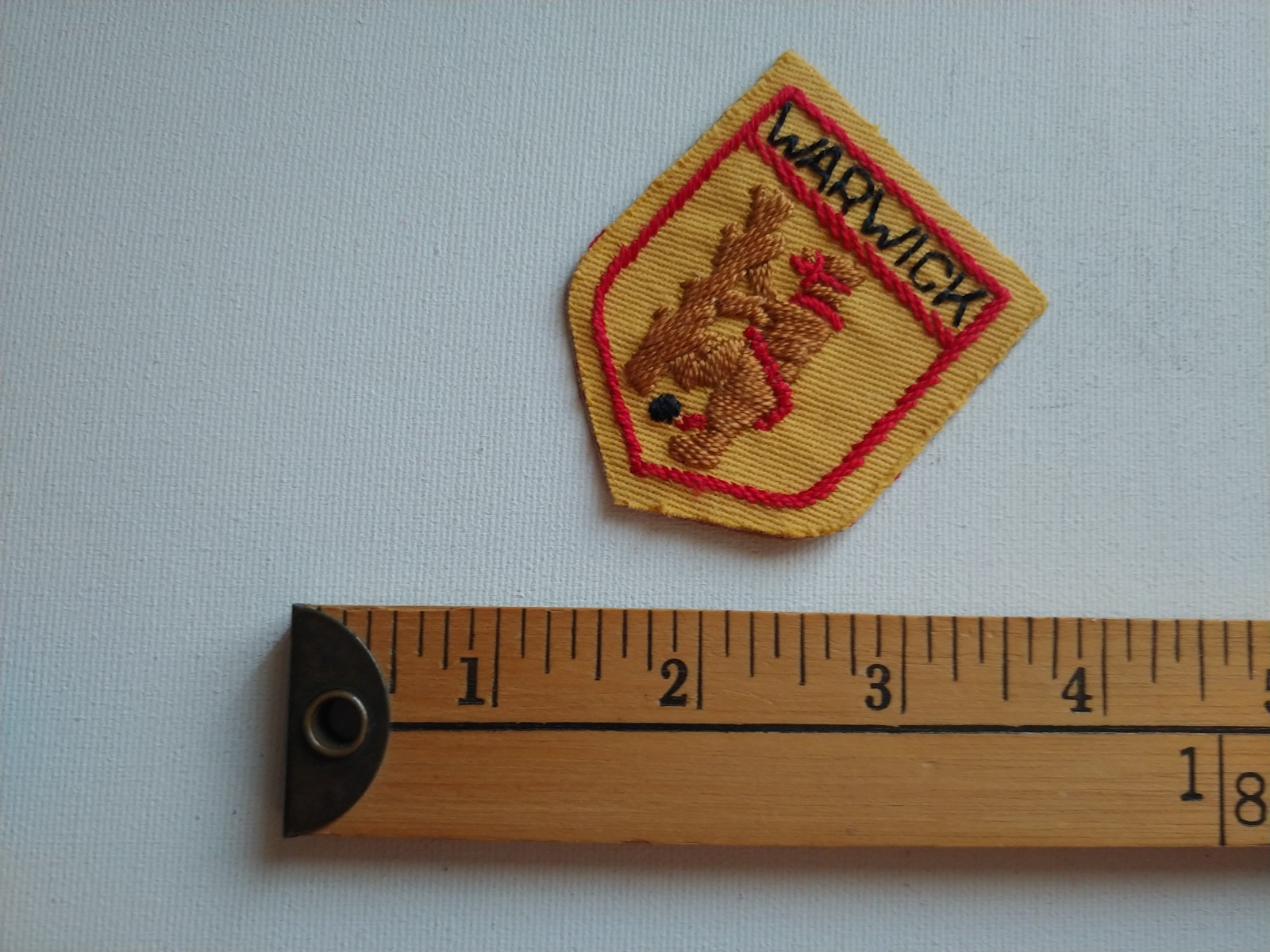 * 60s WARWICK ENGLAND UK TRAVEL souvenir PATCH CREST ECUSSON *