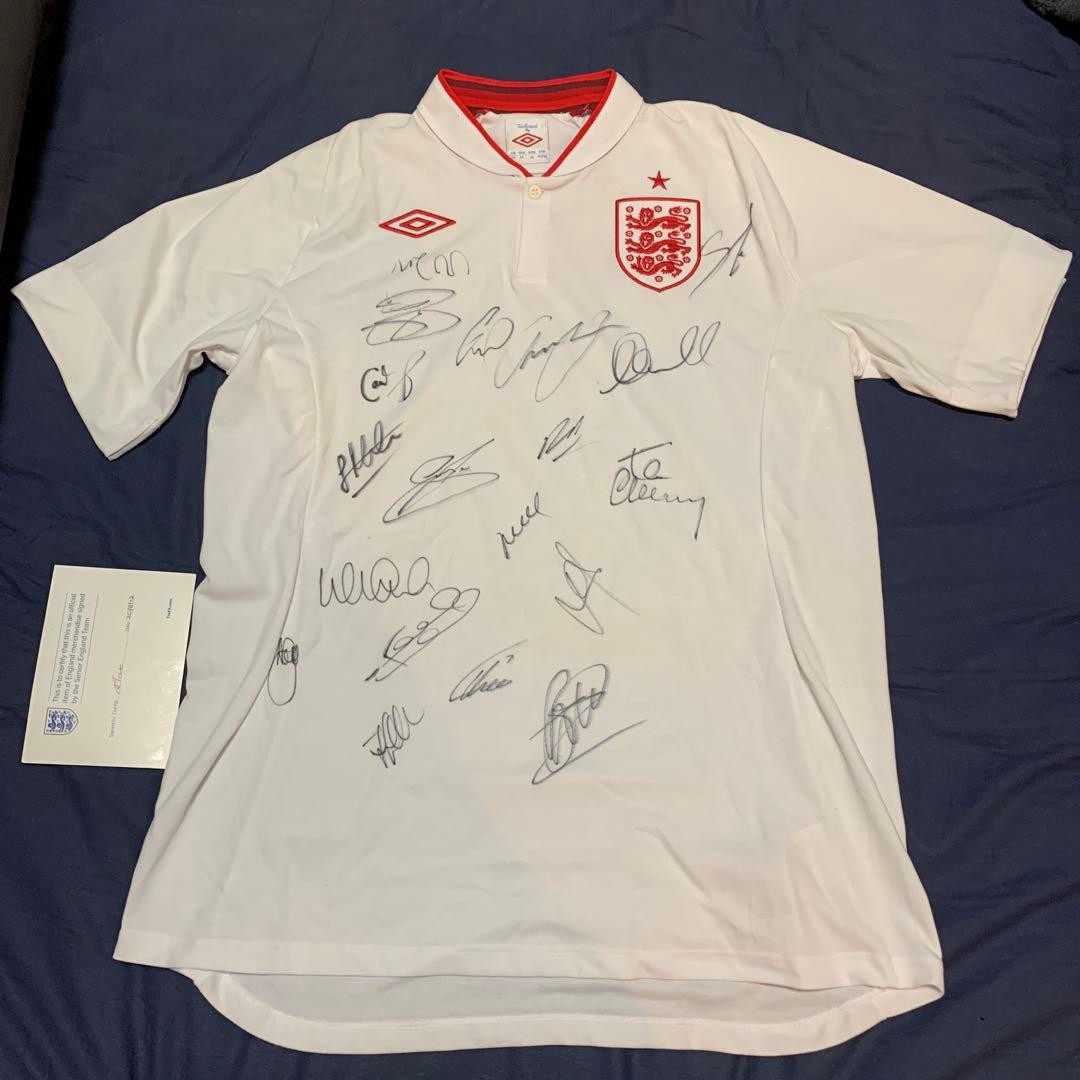 England Soccer Player Signed Polo Shirt Umbro White England Emblem Used