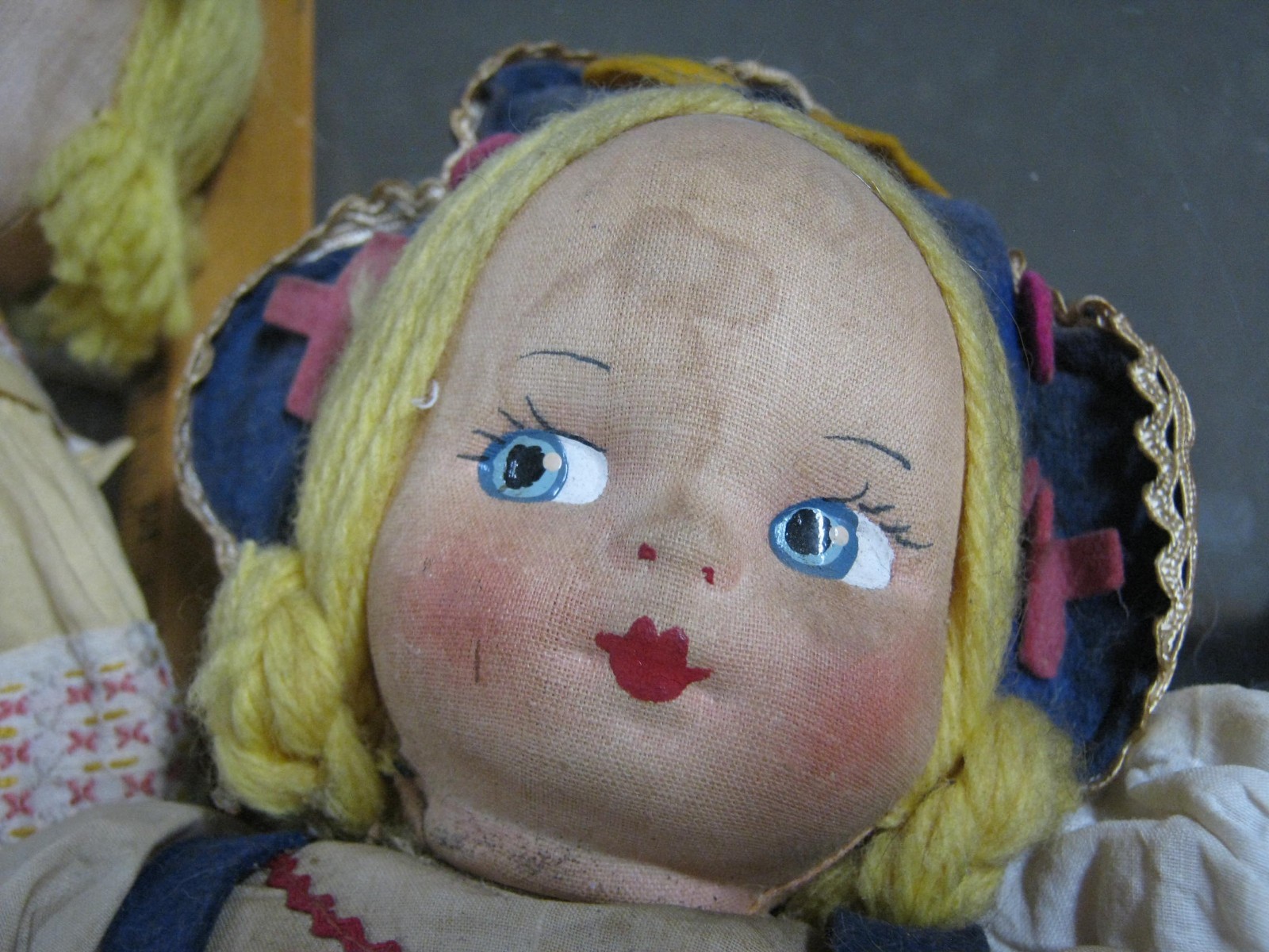 Lot of 3 Vintage PLUSH Cloth DUTCH Dolls Mom + 2 Children ICE SKATING MOLLY-ES