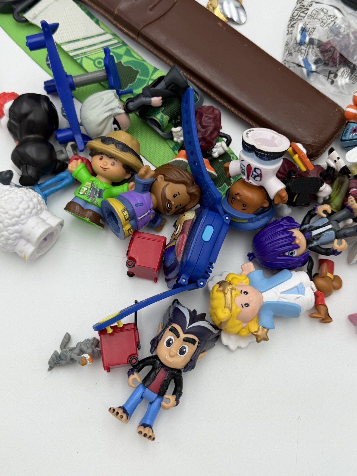 JUNK DRAWER LOT Video Games | Hats | Collectibles | Toys | Fragrances | Figures