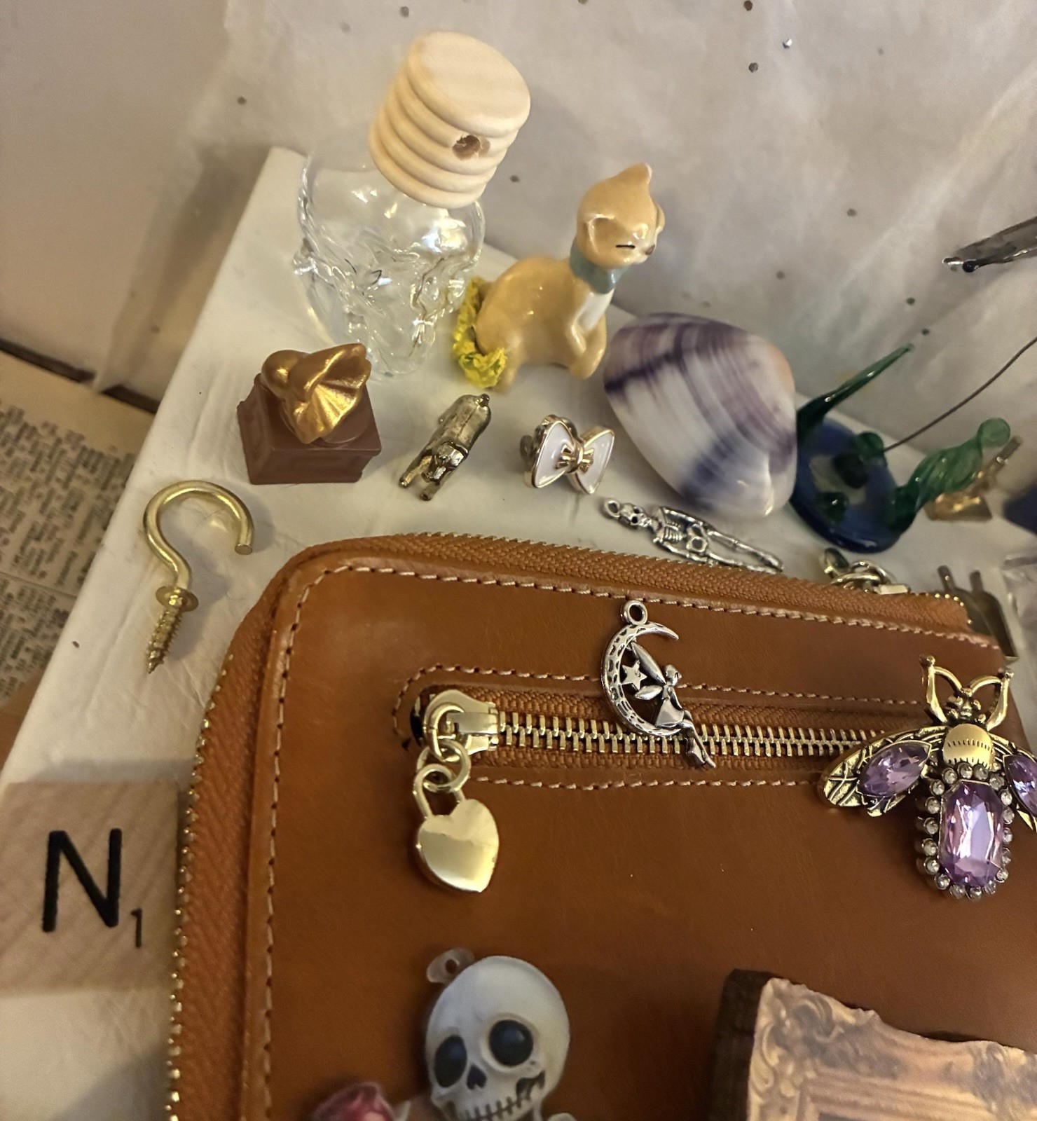 Vtg Now Michelangelo Cat Painting Goth Skull Wallet Charms Junk Drawer Art Lot