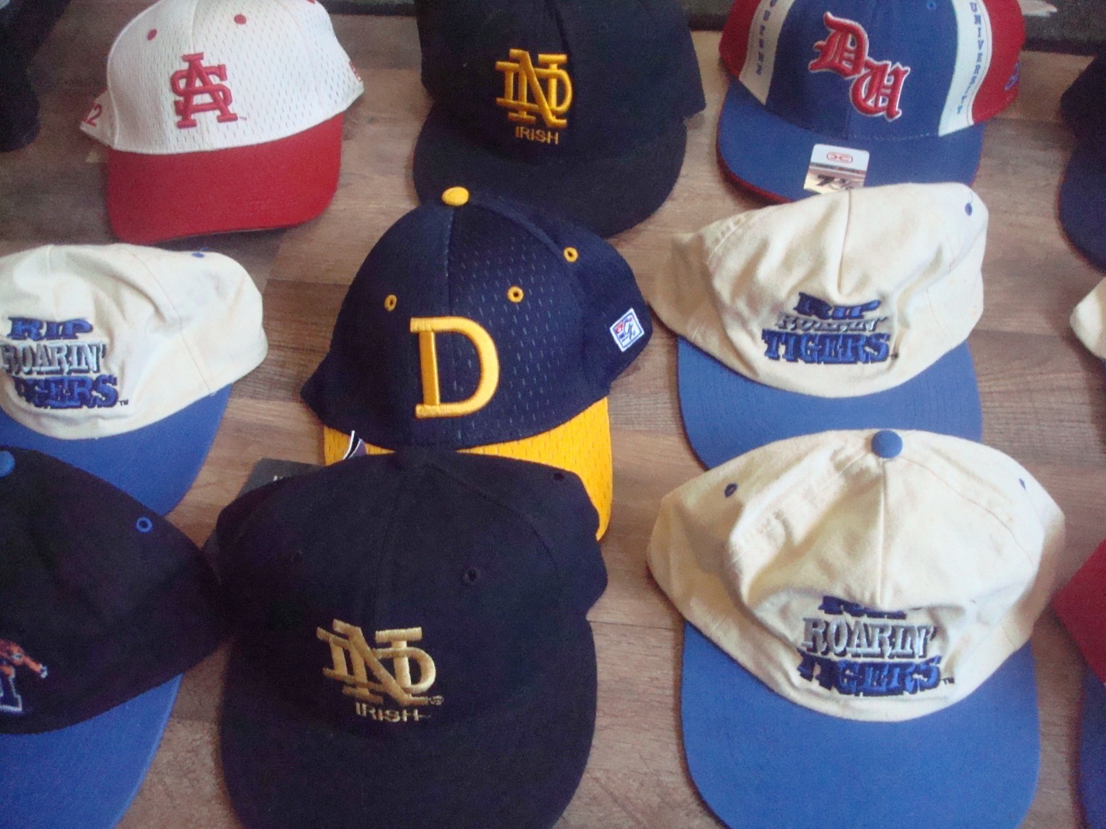 12HAT NEW ERA NCAA NOTRE DAME 90S WHOLESALE LOT HATS 00S Y2K VINTAGE FITTED