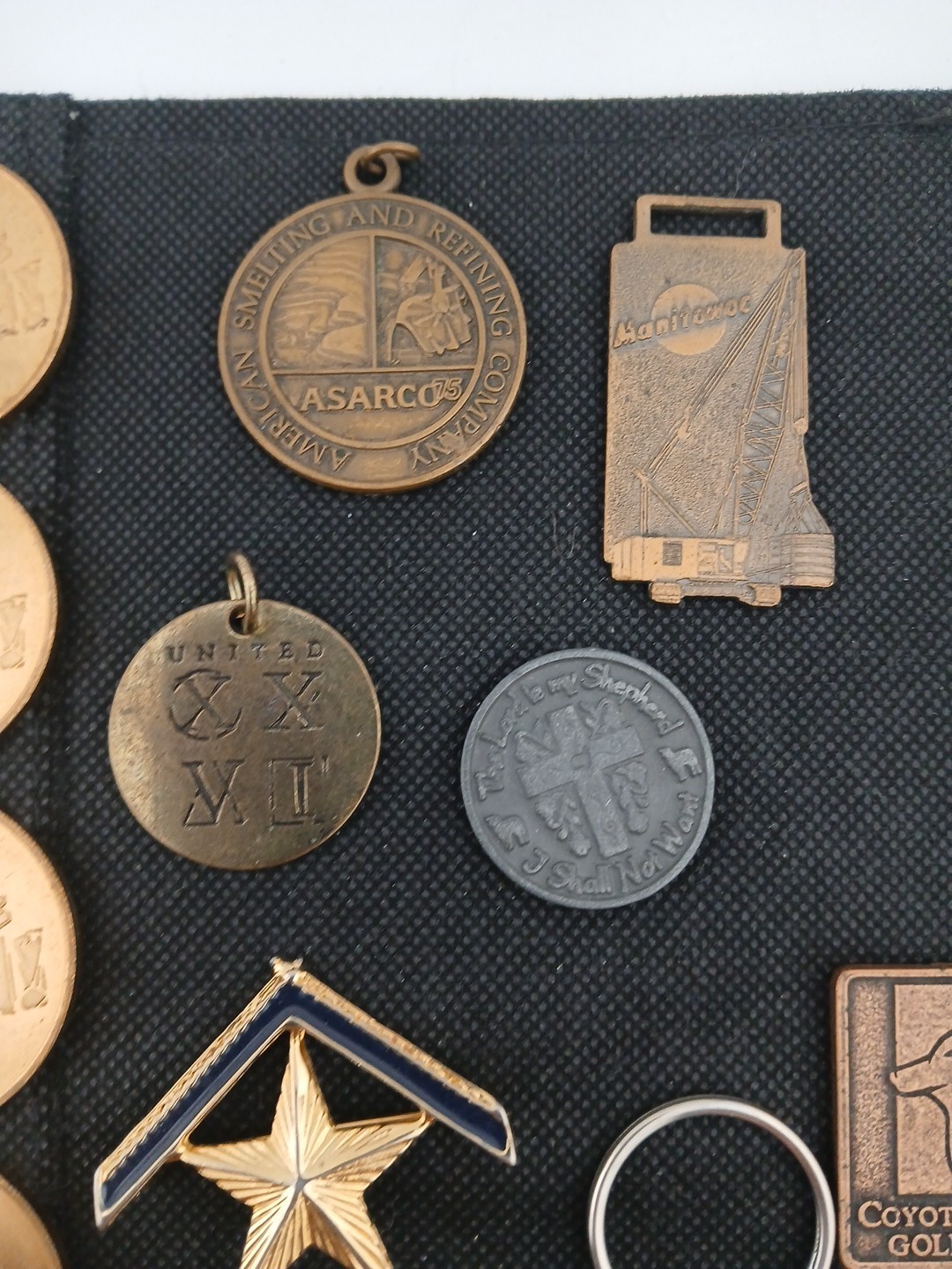 LOT OF GRANDPA’S vintage Souvenir coins pins Keychains collection
