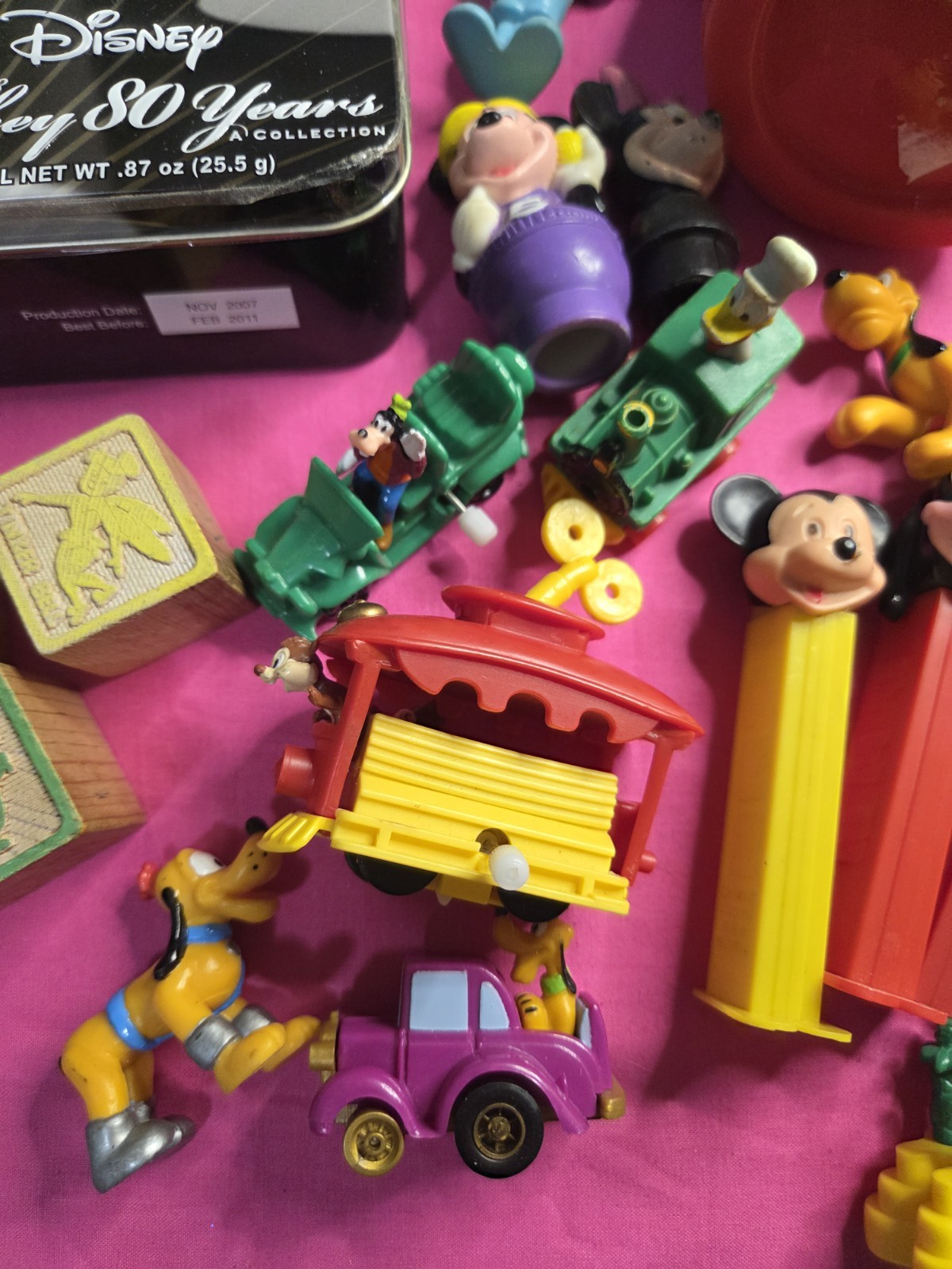 Junk Drawer Mixed Lot vtg toys DISNEY: pez Colorforms Wind UP Thermos