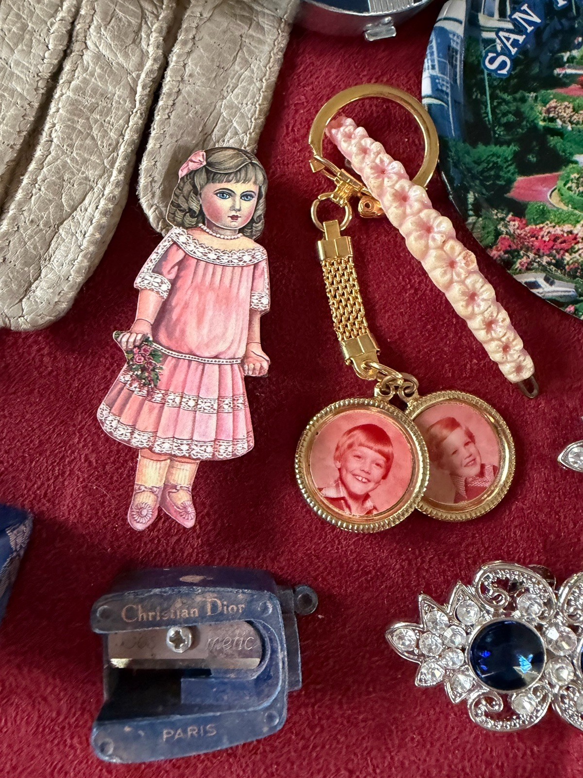 Grandma VTG-Now Junk Drawer Estate Sale Trinket Lot-Cosmetics Gloves Brooch GM5