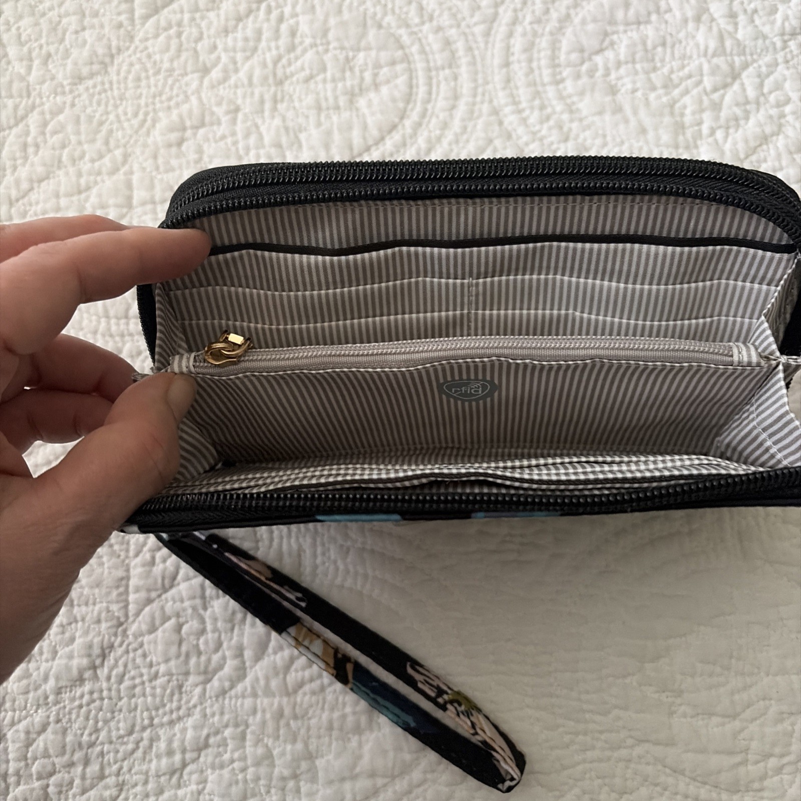 Travelon RFID Blocking Double Zip Wallet, Midnight Floral, 7.5″W x 4″H x 1.25″D