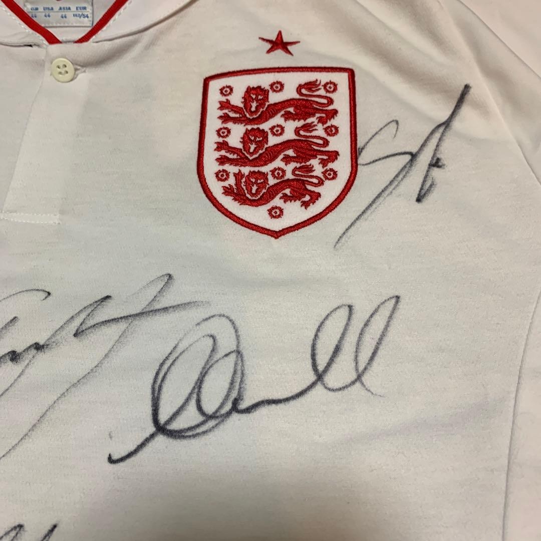 England Soccer Player Signed Polo Shirt Umbro White England Emblem Used