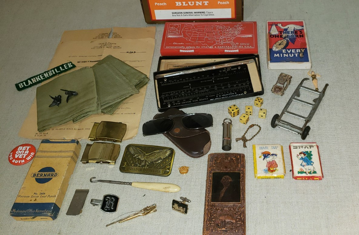VTG CIGAR BOX FINDS MILITARY JEWELRY BUCKLES RANDOM OLD STUFF SEE DESCRIPTION