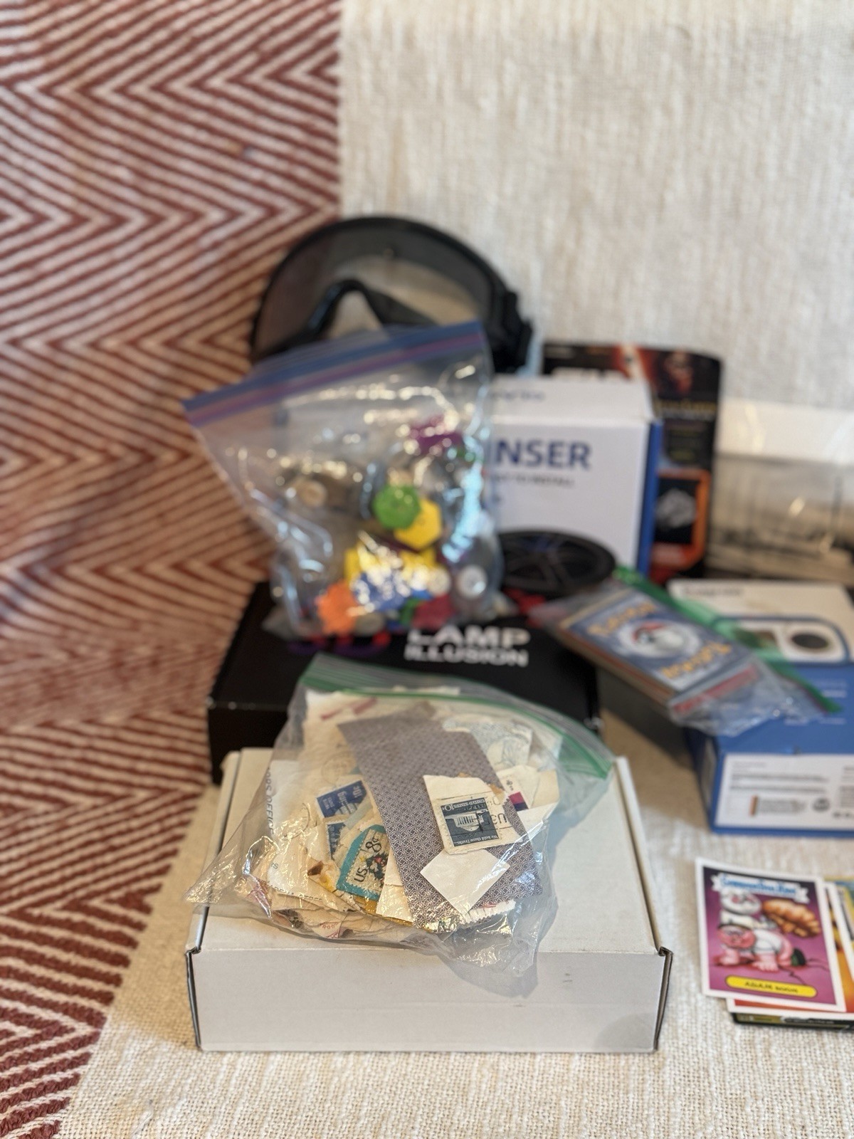 Vintage curiosity lot – Madagazines Sar Wars, Pokemon cards, polaroid, ephemeral