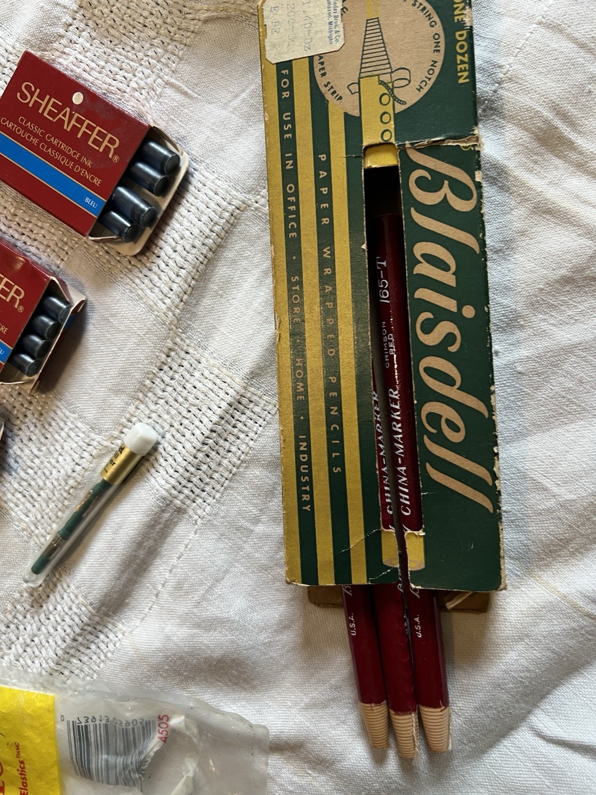 VINTAGE JUNK DRAWER LOT OF Home Office Type Items – 1970’s Tale Look ZOOM IN!!!