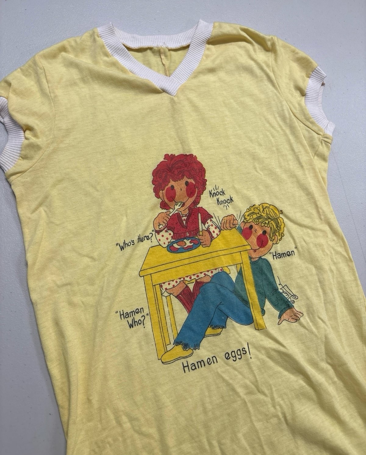 Vintage 1980s Kids Nightgown Knock-Knock Joke Graphic Yellow Puffed Sleeves