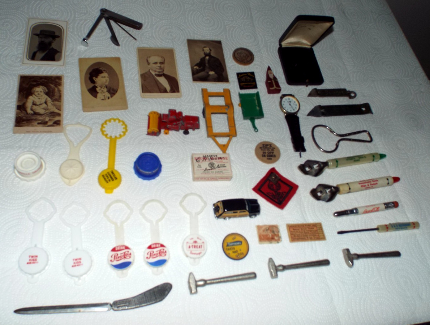 VINTAGE JUNK DRAWER LOT OF VARIOUS ITEMS READ!!