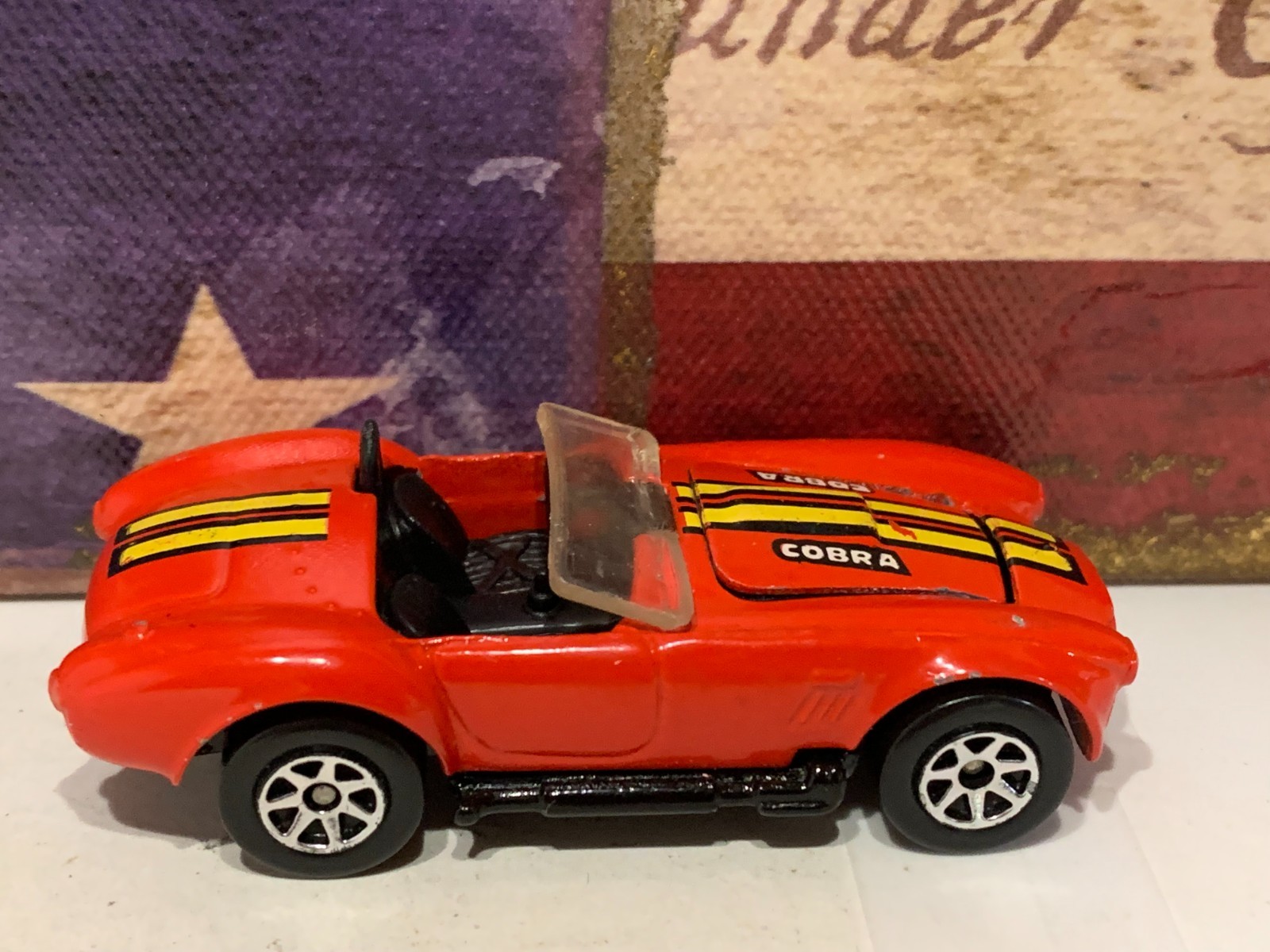 HOT WHEELS SHELBY COBRA 427 S/C X2. 1995 RED W/PLASTIC & METAL BASE VARIATION