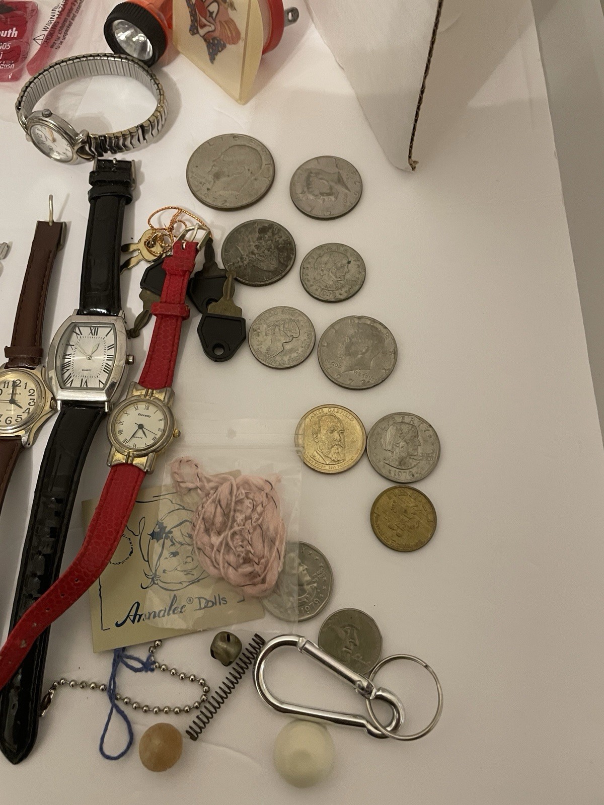 JUNK DRAWER LOT VINTAGE TO MODERN COINS UNTESTED WATCHES PINS KEYS JEWELRY +MORE