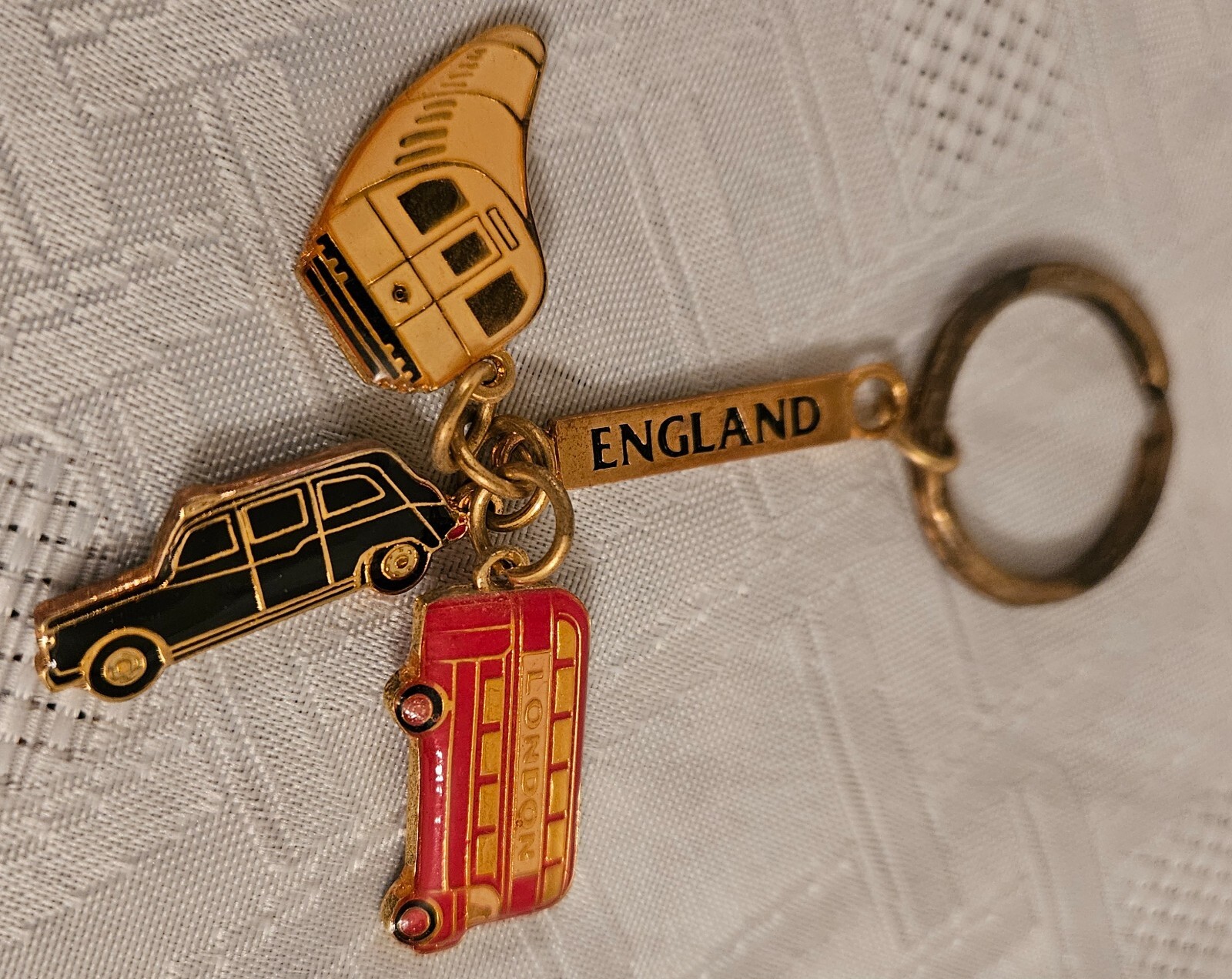VINTAGE LONDON ENGLAND TRAVEL SOUVENIR CHARM KEY CHAIN KEYRING