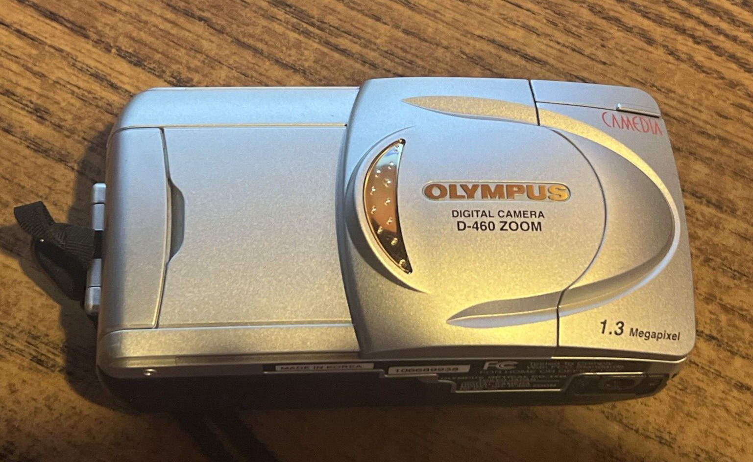 Junk Drawer Olympus D-460 Zoom Silver 1.3 Mega Pixel Digital Camera – 3x Optical