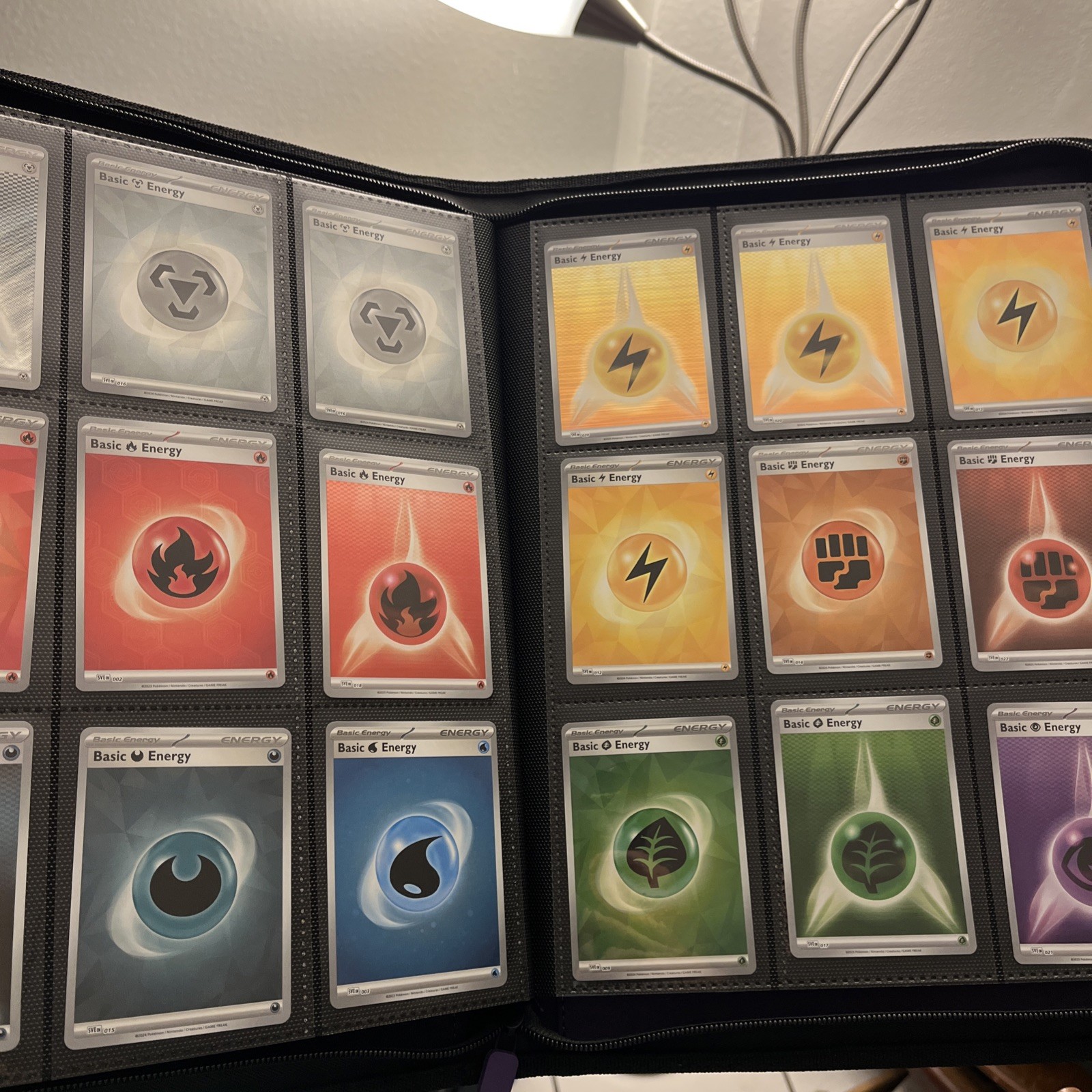 Pokémon Holo Basic Energy Lot Of 18 SV Era