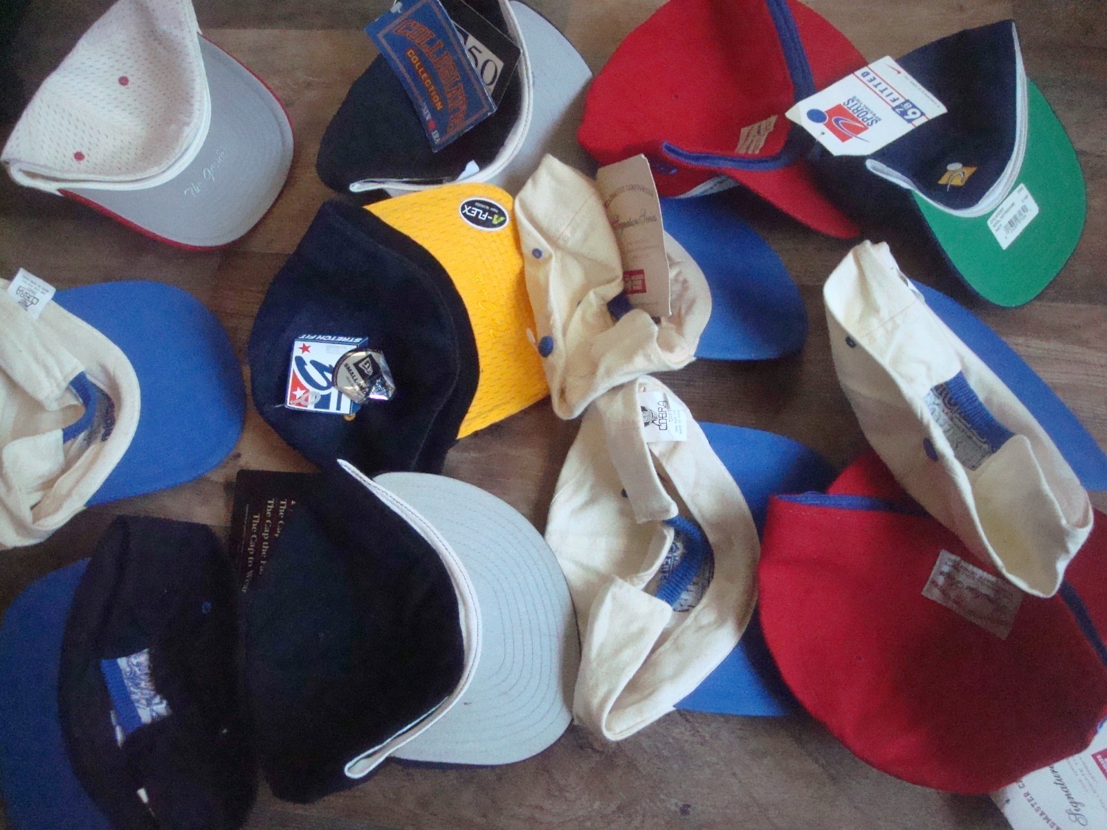 12HAT NEW ERA NCAA NOTRE DAME 90S WHOLESALE LOT HATS 00S Y2K VINTAGE FITTED
