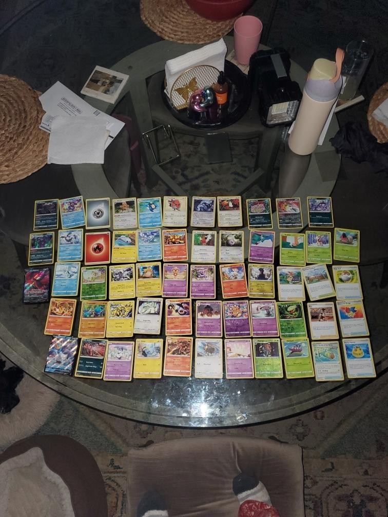POKÉMON card LOT