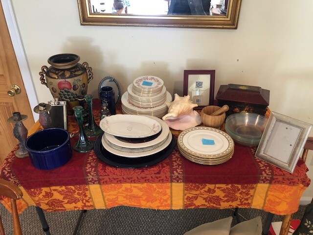 Estate Services Clearance Sale-15 pounds Box of new/used items-see description#