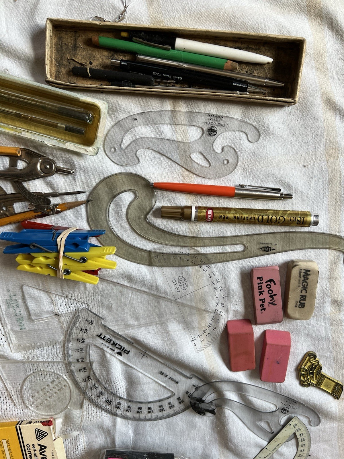 VINTAGE JUNK DRAWER LOT OF Home Office Type Items – 1970’s Tale Look ZOOM IN!!!