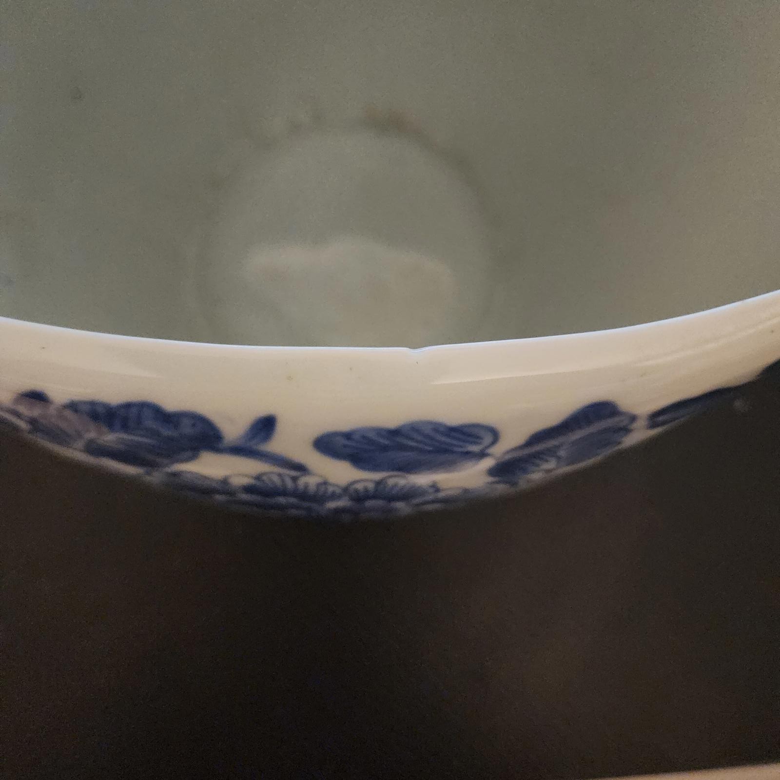 Vintage Blue & White Chinoiserie Well Bucket Vase w/ Handle Floral Porcelain 11”