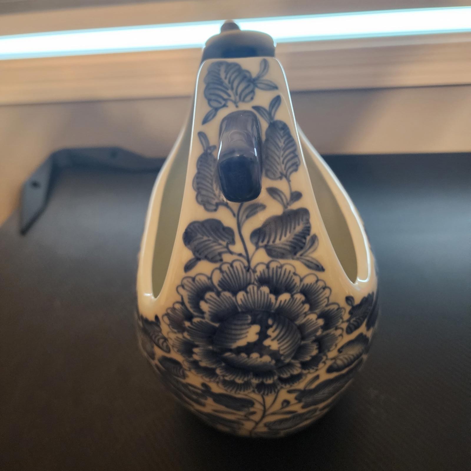 Vintage Blue & White Chinoiserie Well Bucket Vase w/ Handle Floral Porcelain 11”