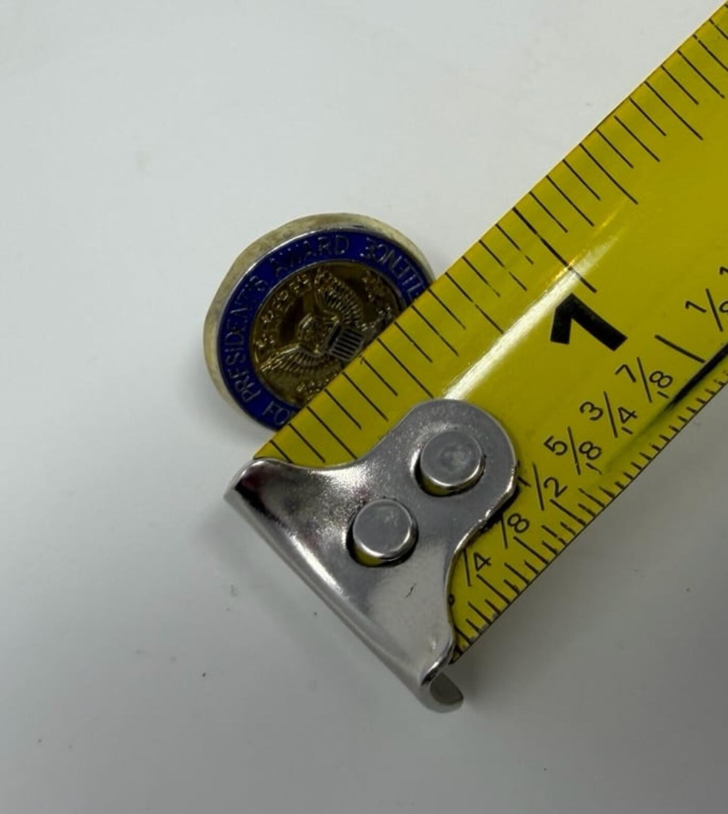 Vintage Presidents Award For Educational Excellence Enamel Lapel Pin Gold Eagle