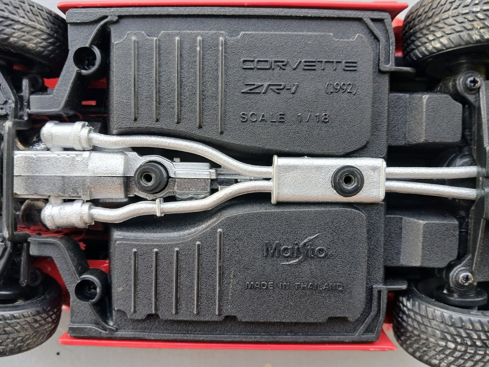 Maisto 1992 Corvette ZR-1 / Red /Diecast / Thailand / Scale 1/18