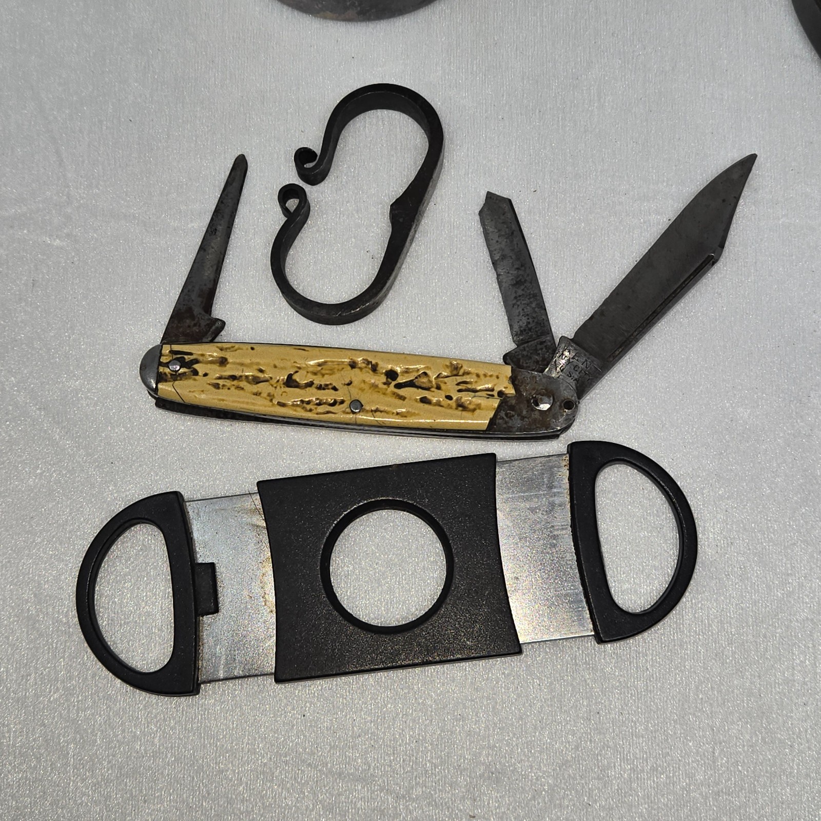 VTG SMALL COLLECTIBLES LOT SILVER EPC CUP & BOX FORGED FIRE STRIKER KENT KNIFE