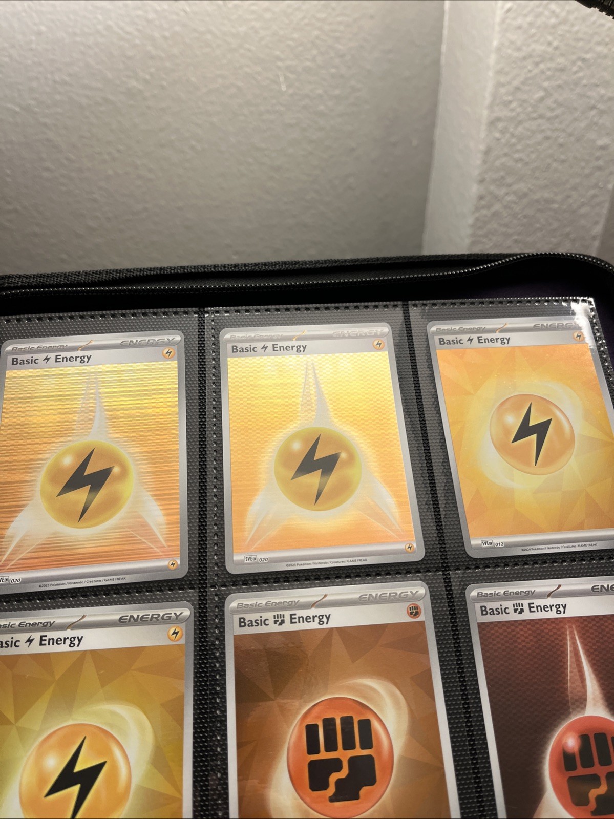 Pokémon Holo Basic Energy Lot Of 18 SV Era