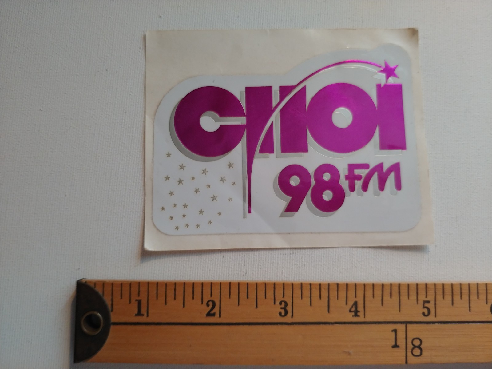 * 1 RARE CHOI 98 FM QUEBEC RADIO STATION STICKER DECAL AUTO COLLANT *