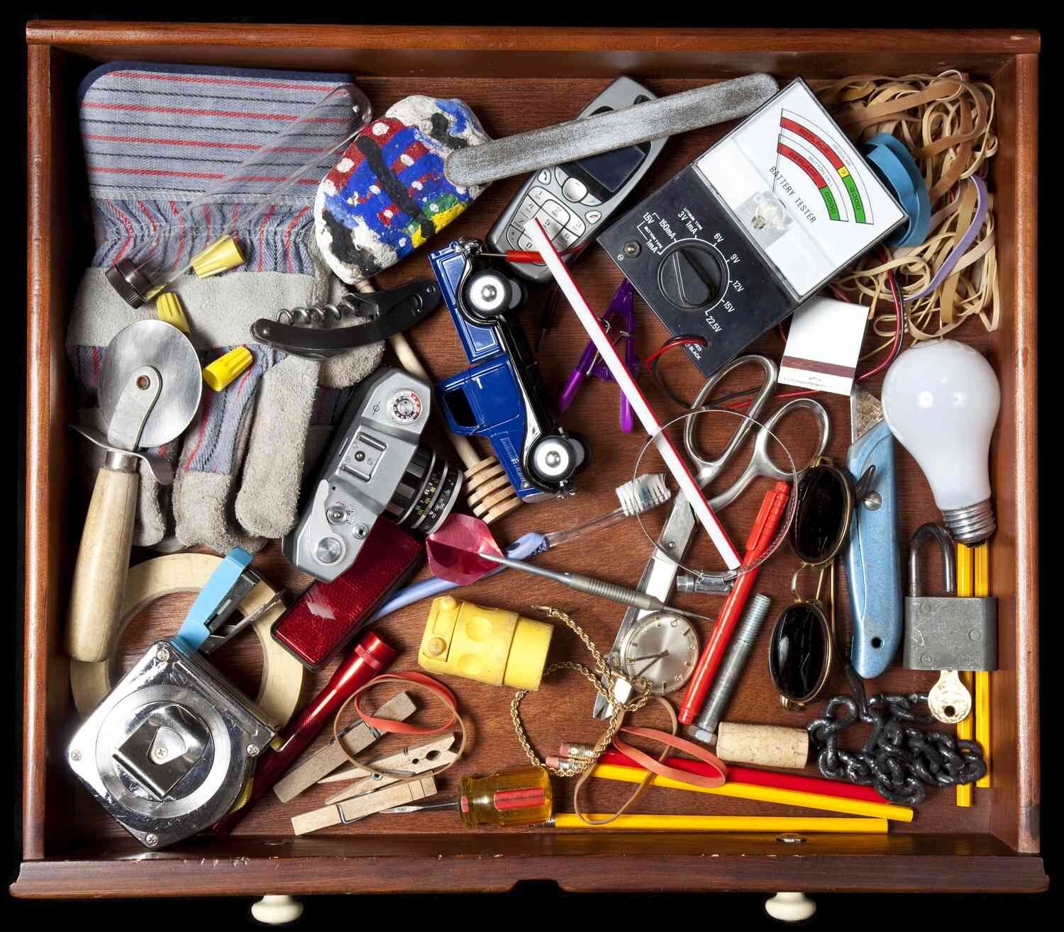 5 pound box lot – Estate Services Warehouse Sale-new/used items-see description7