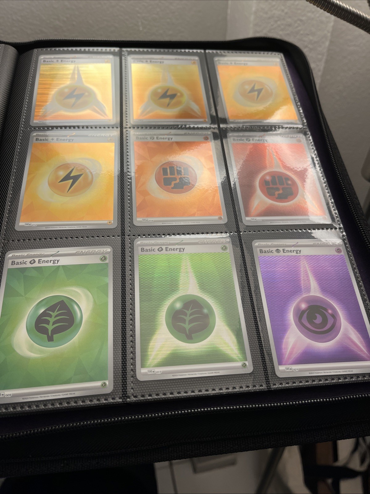 Pokémon Holo Basic Energy Lot Of 18 SV Era