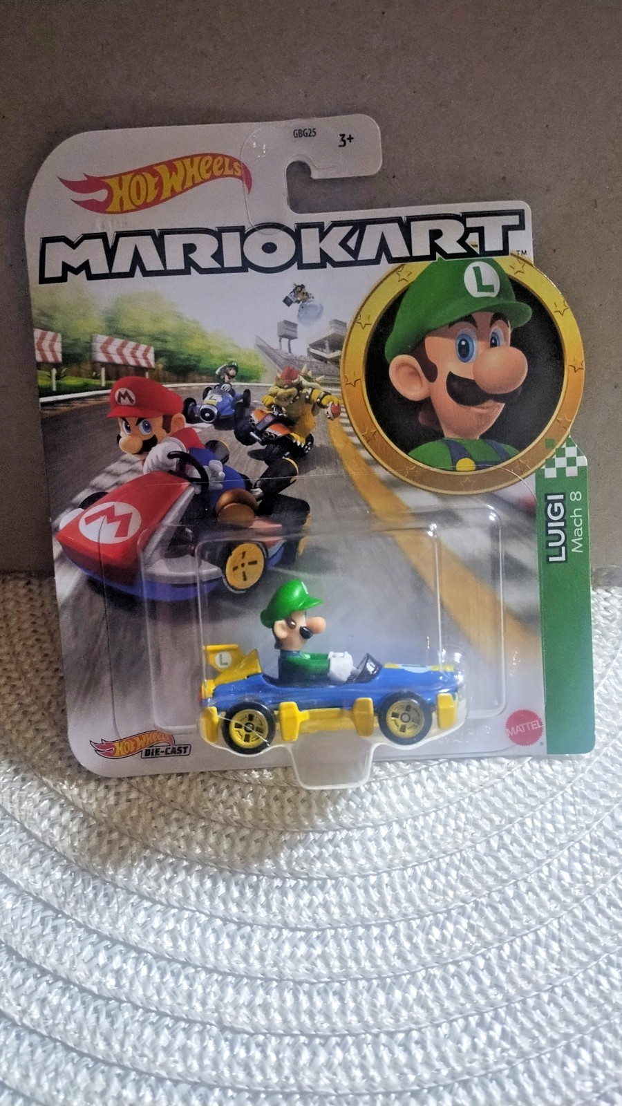 HOT WHEELS MARIOKART LUIGI MACH 8 DIECAST 1:64 SCALE NEW MATTEL