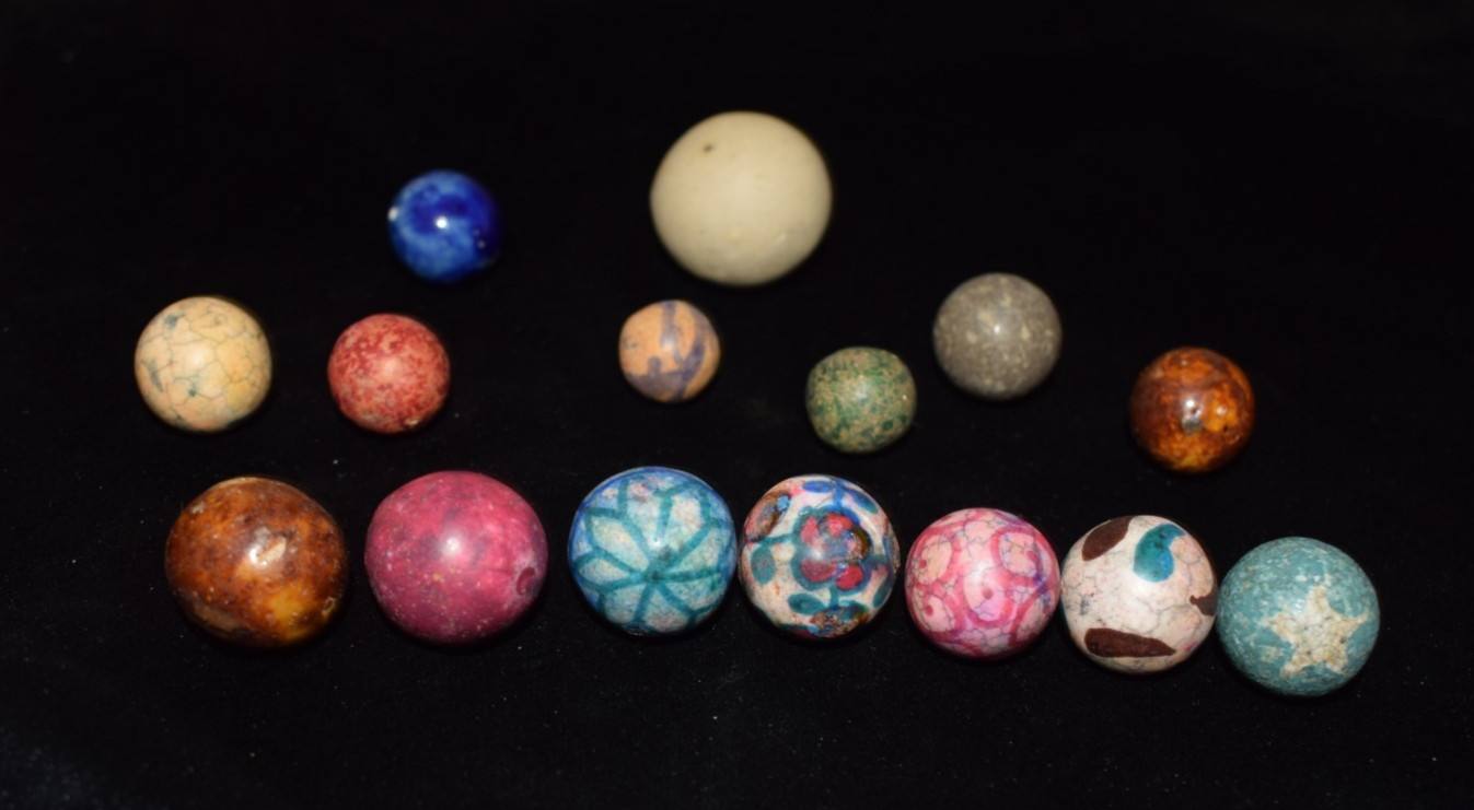 🧐👉Lot of 15⭐🗽⭐1800s Victorina era Antique toy clay mixed marbles &mixed sizes