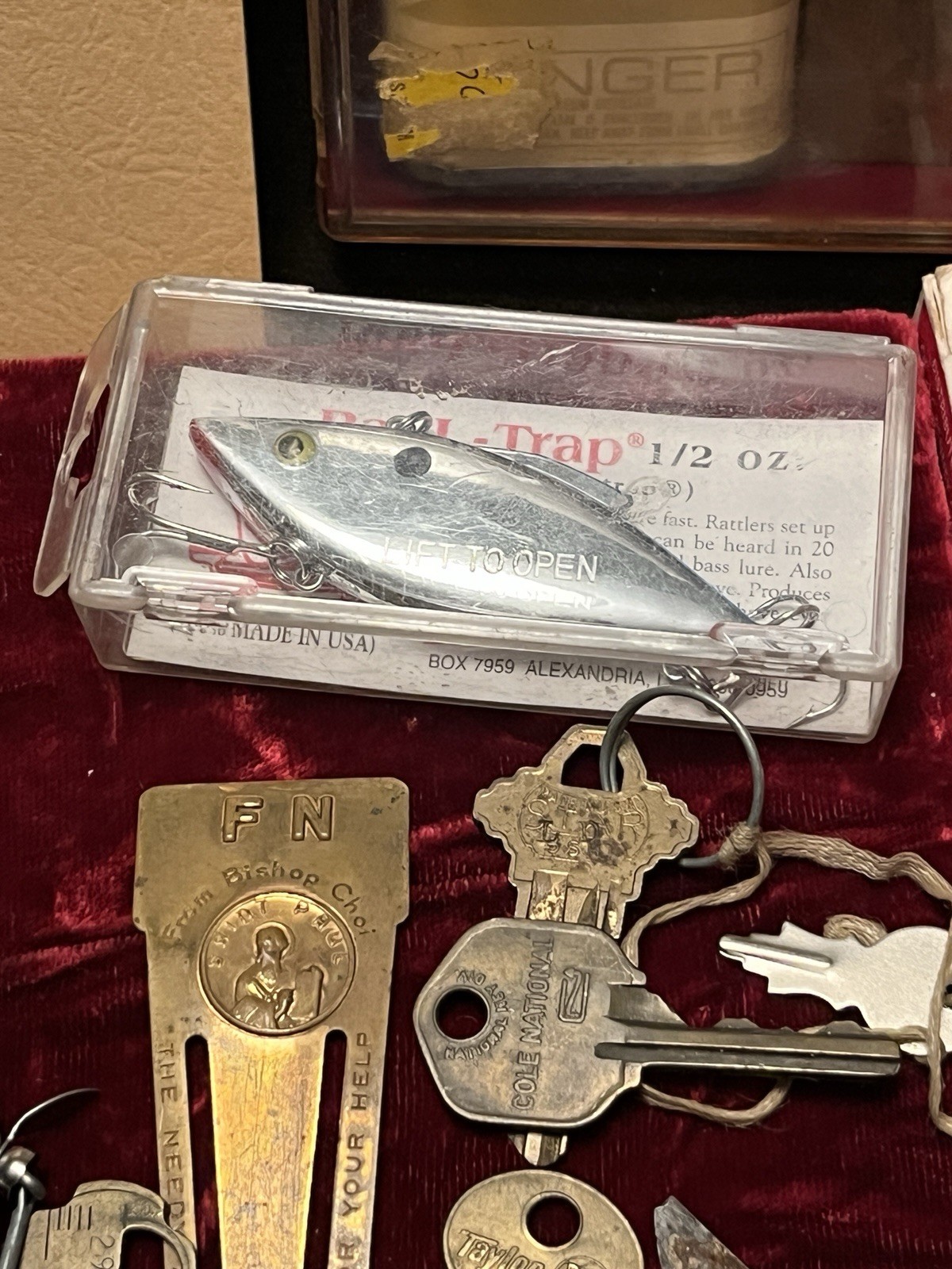 VTG JUNK DRAWER Mens Lot Metal Collectibles LURES Cards GRANDPA 30+ items USA