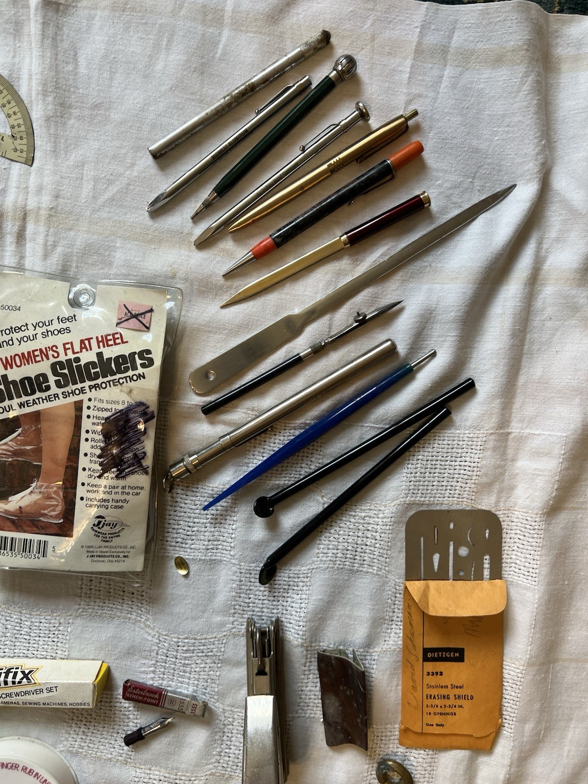 VINTAGE JUNK DRAWER LOT OF Home Office Type Items – 1970’s Tale Look ZOOM IN!!!