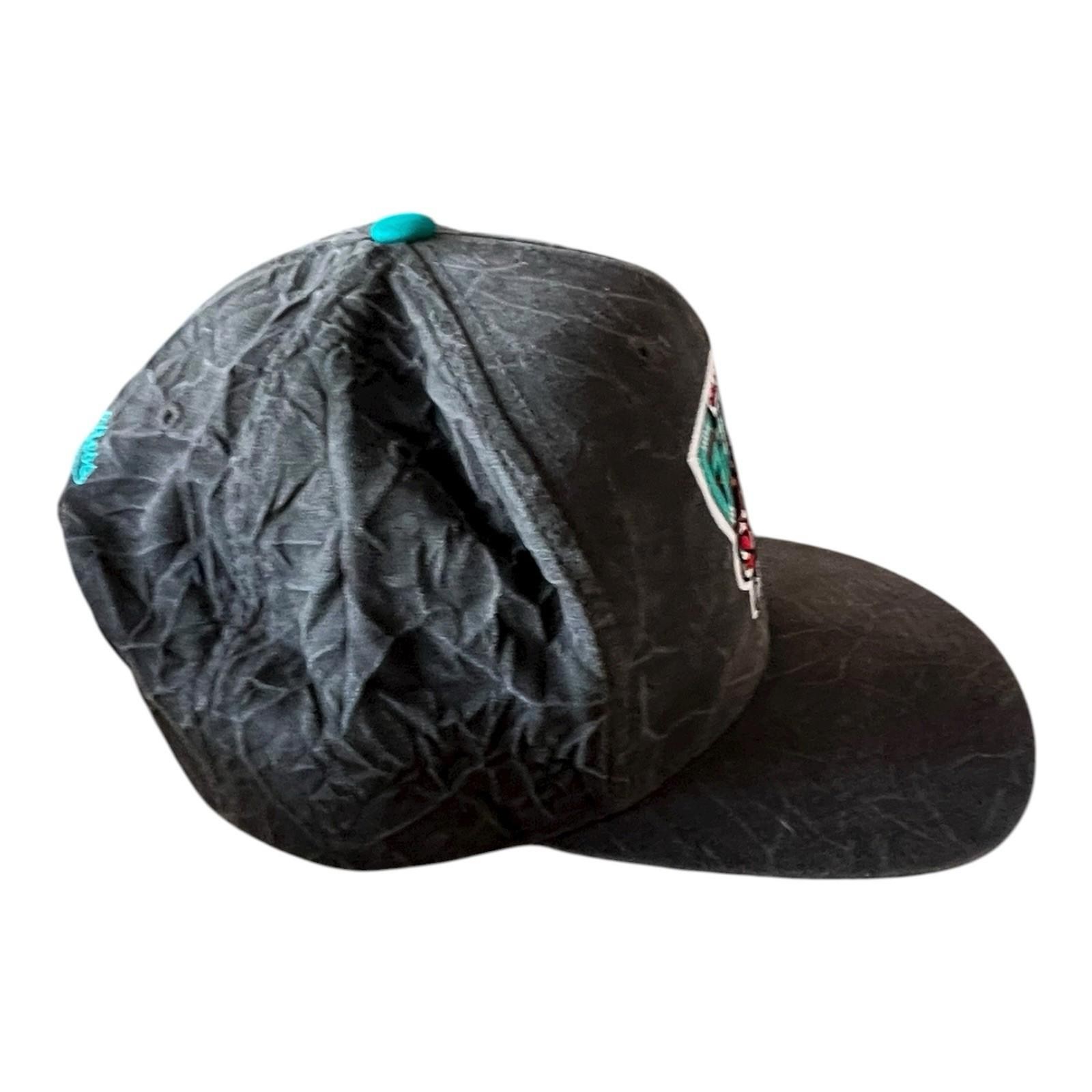 Vancouver Grizzlies Mitchell & Ness NBA Snapback Hat RARE Hardwood Classic