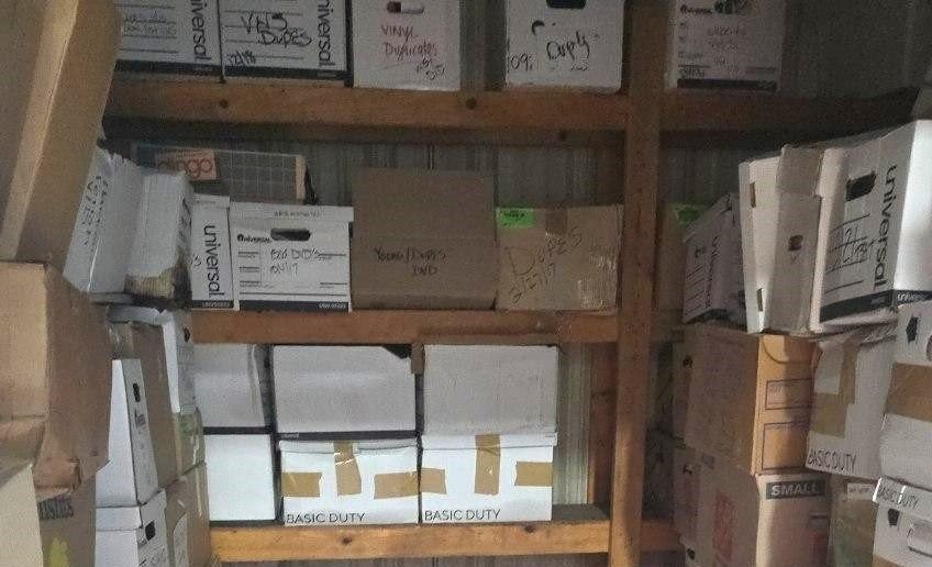 10000+ Collectible Books Records Magazines Toys Wholesale Lot Fills 40ft Shipper