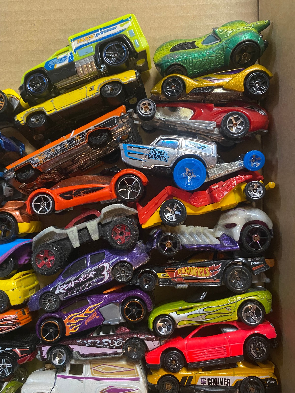 Huge Hot Wheels Toy Car Truck Some Vintage Collection Lot of 74 Vehicles Cars
