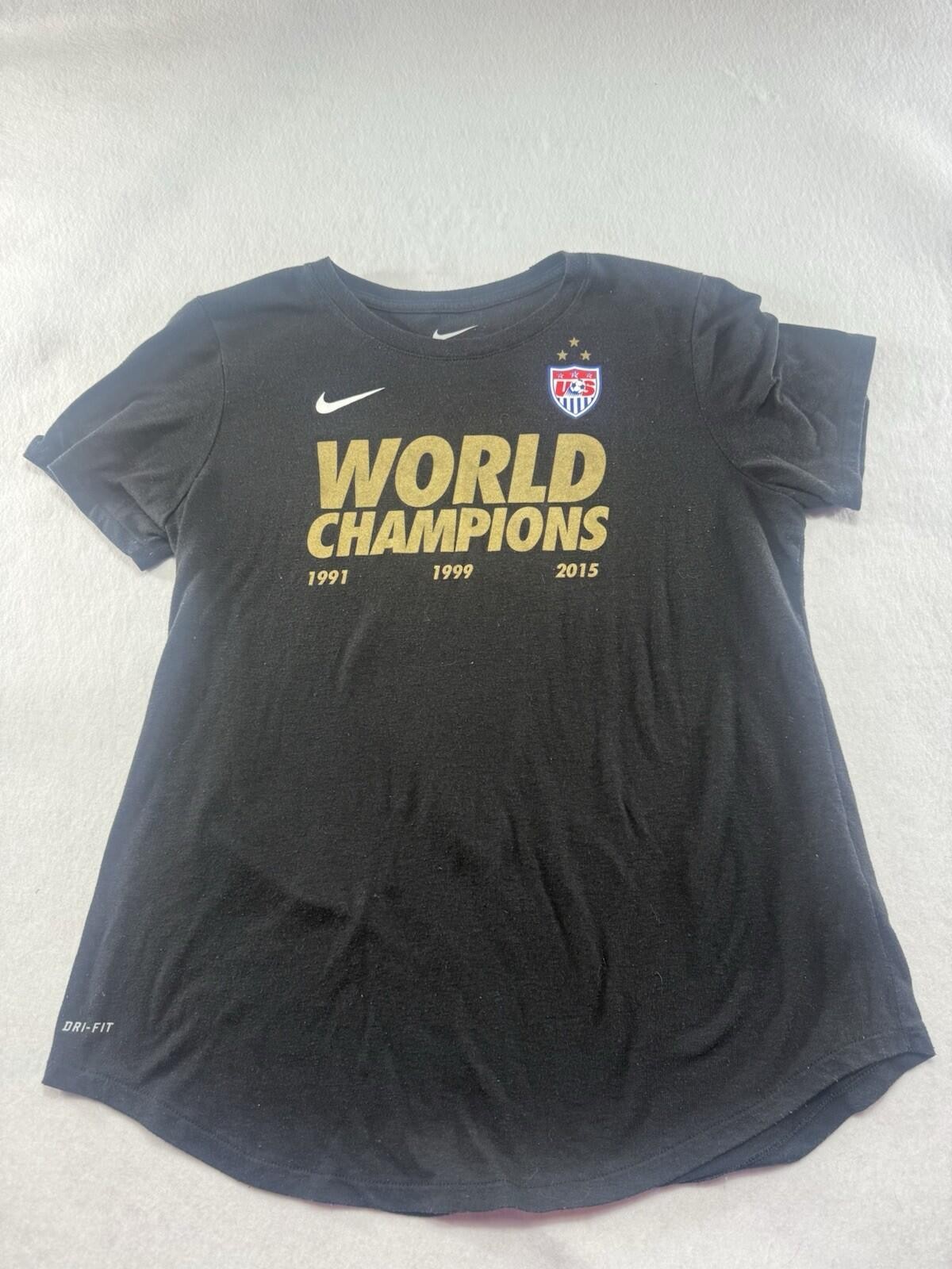 Nike US Women’s Soccer 2015 World Champions Dri Fit T-Shirt Athletic Cut Size L