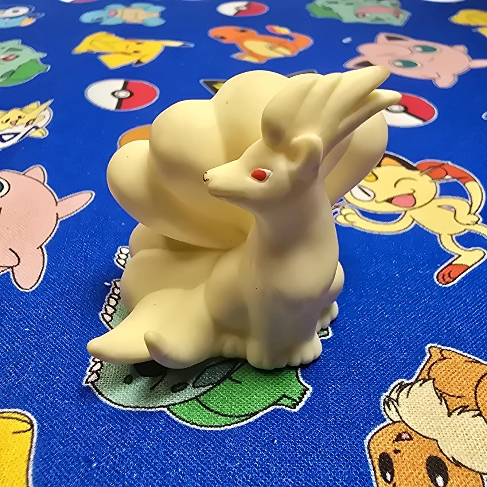 Pokemon Ninetales Figure Finger Puppet 1997 Bandai Nintendo Vintage USA Seller