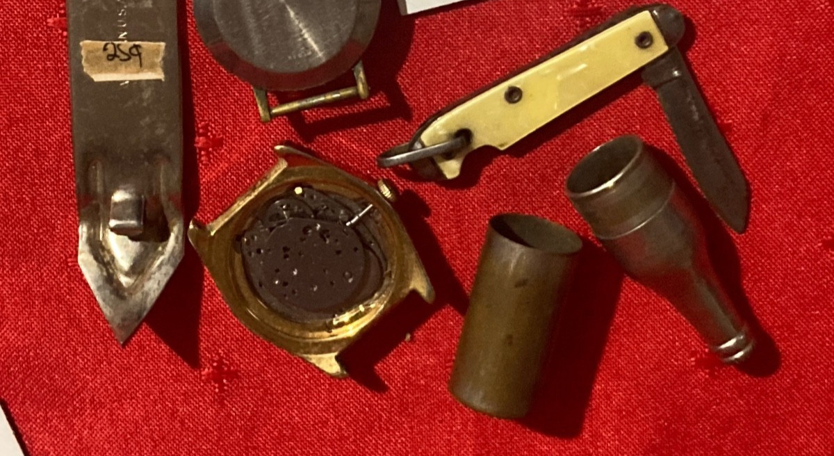 Vintage Junk Lot Timex Watches Pocket Knives Star Wars Belt Buckle More #57