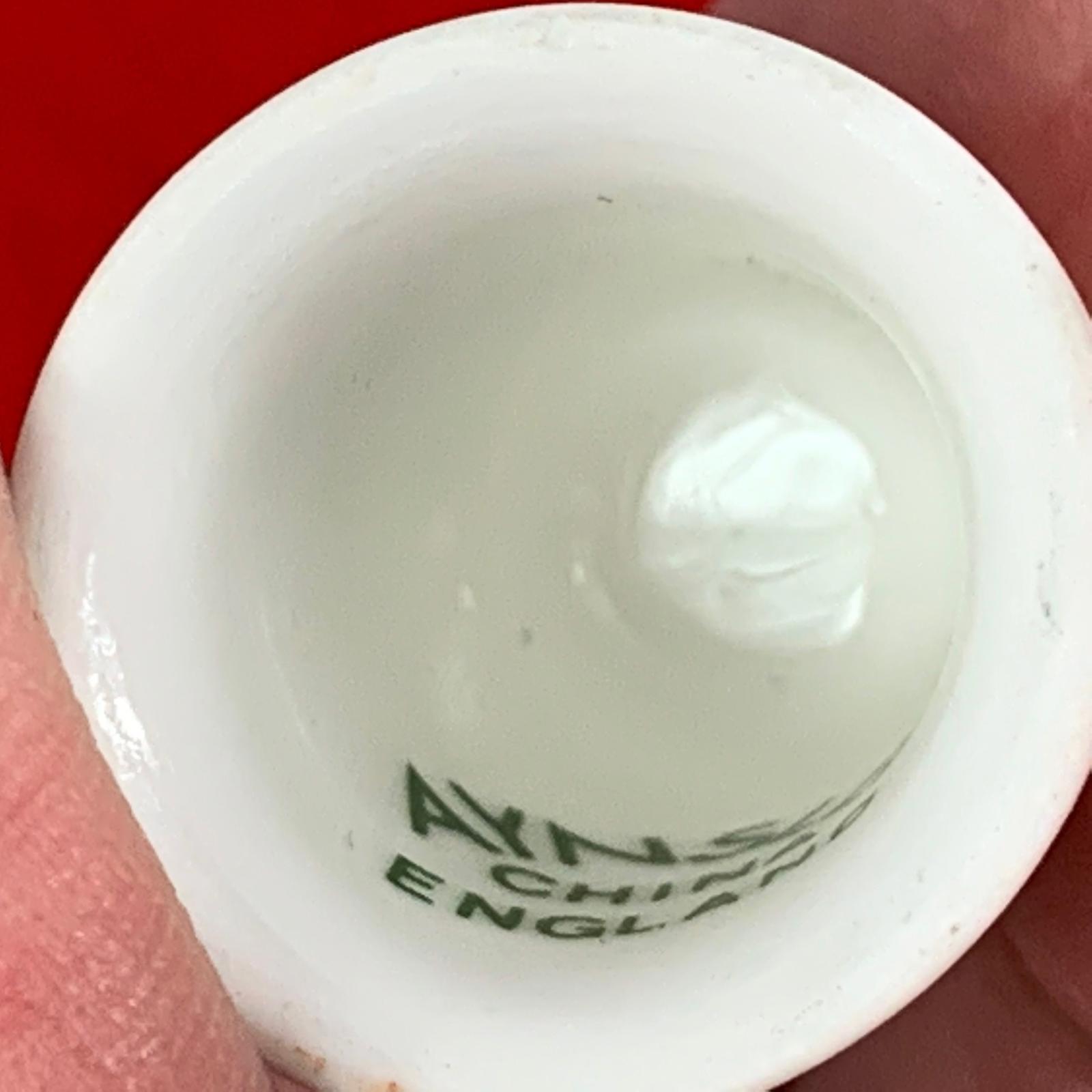 Pembroke Bird Thimble by Aynsley China England