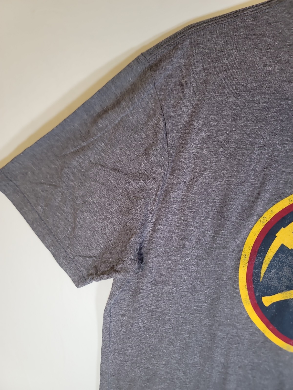 Denver Nuggets Distressed Logo NBA Graphic Tee Gray Unisex XL