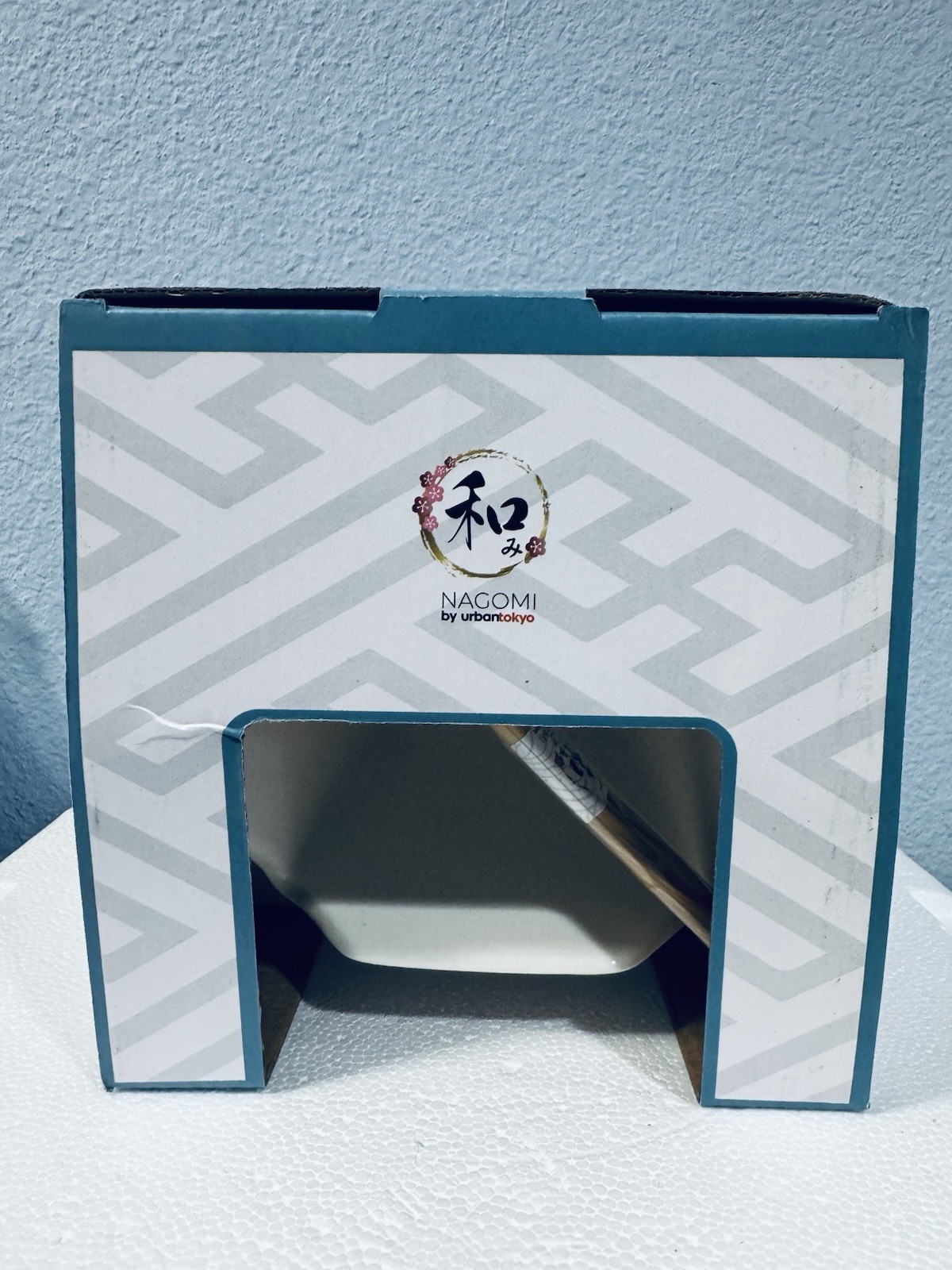 Urban Tokyo Chinese Takeout Box Style Porcelain Bowl With Chopsticks 18 fl oz Sq