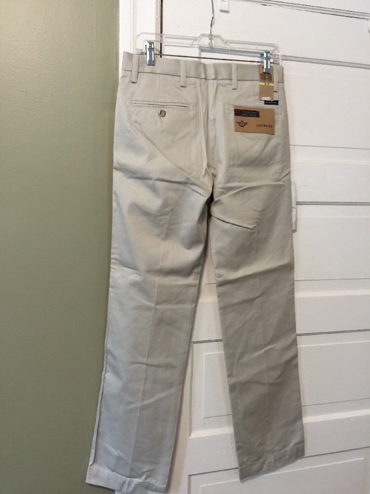 Dockers Signature Khaki Flat front Pants 30″ x 32″ $75 NWT, BEIGE NICE