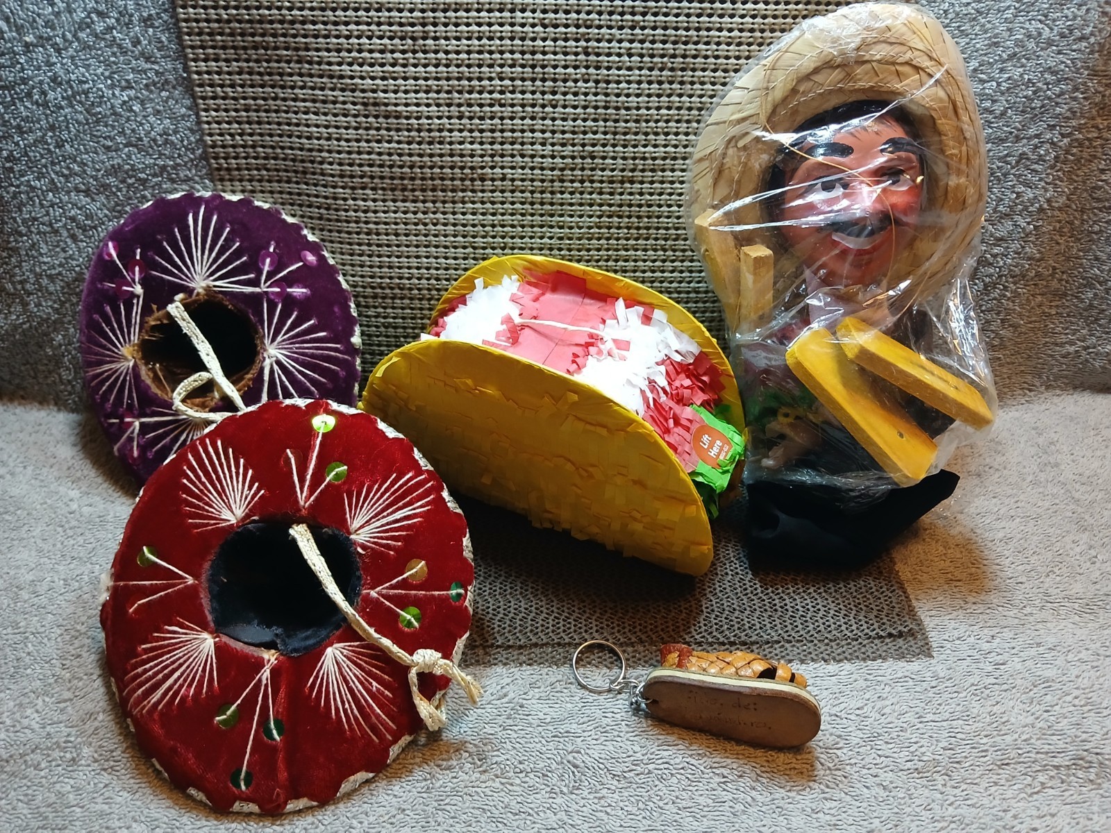 JUNK DRAWER LOT*LATIN*MEXICO*PINATA*MARIONETTE*HATS*KEYCHAIN*SP*OP*SAI